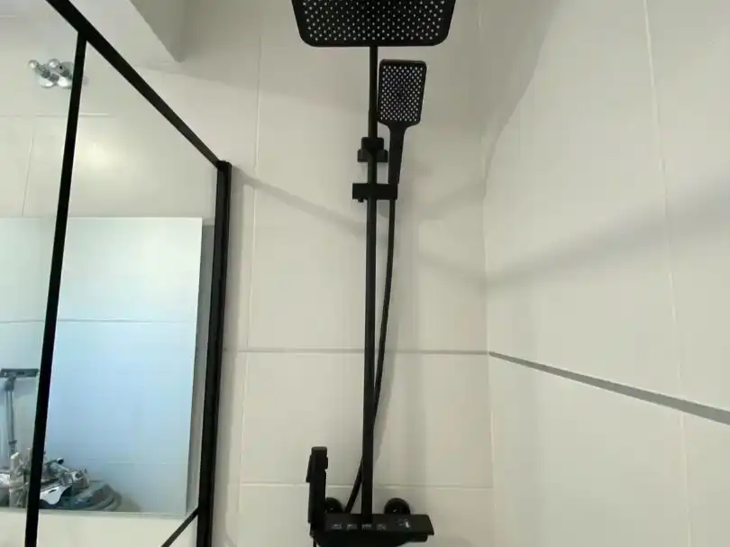 Bany de Pis en venda en La Adrada 