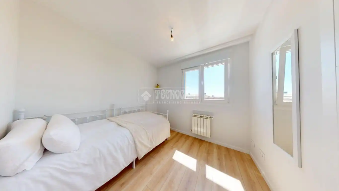 Schlafzimmer von Wohnung zum Verkauf in Villanueva de la Torre mit Parkett, Terrasse und Möbliert