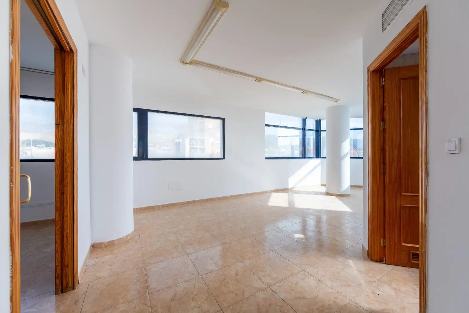 Büro zur Miete in Vícar