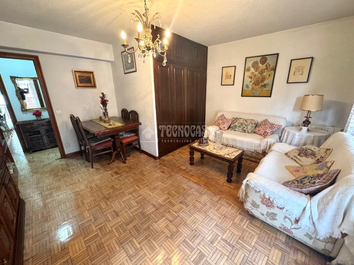 Sala d'estar de Pis en venda en  Madrid Capital amb Terrassa