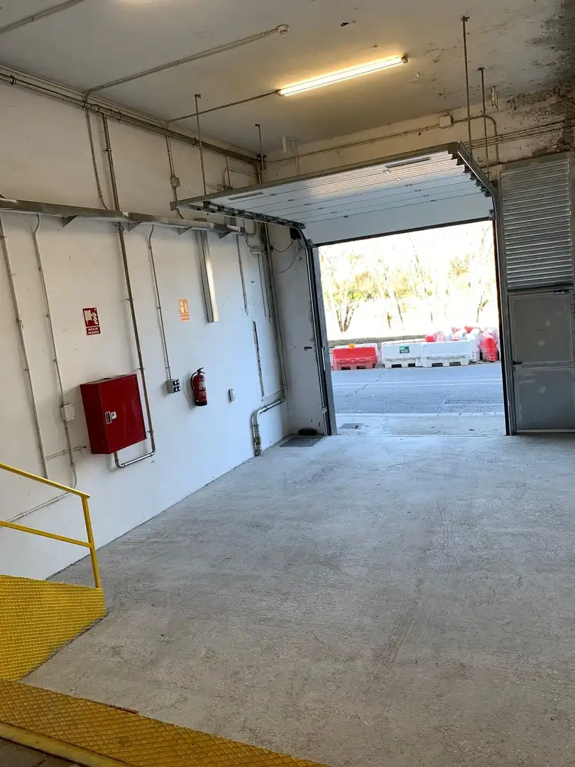 Nave industrial en venta en Cerdanyola del Vallès