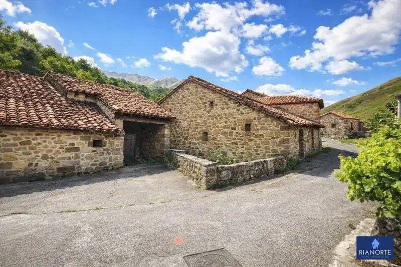 Vista exterior de Casa o chalet en venta en Teverga