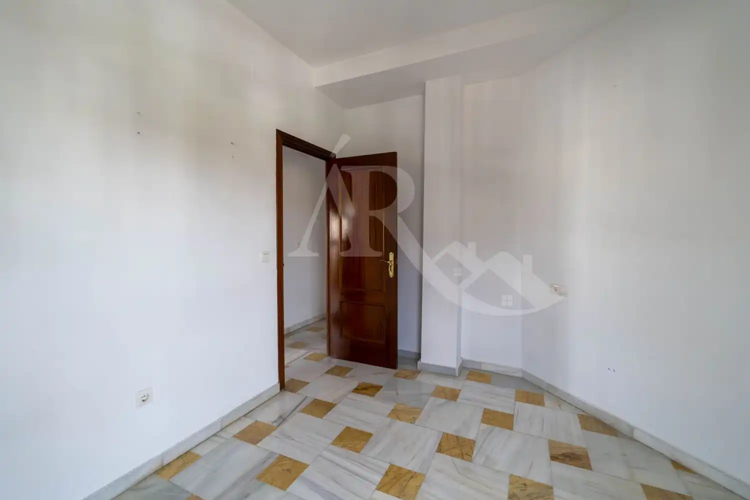 Flat for rent in Umbrete  with Air Conditioner and Terrace