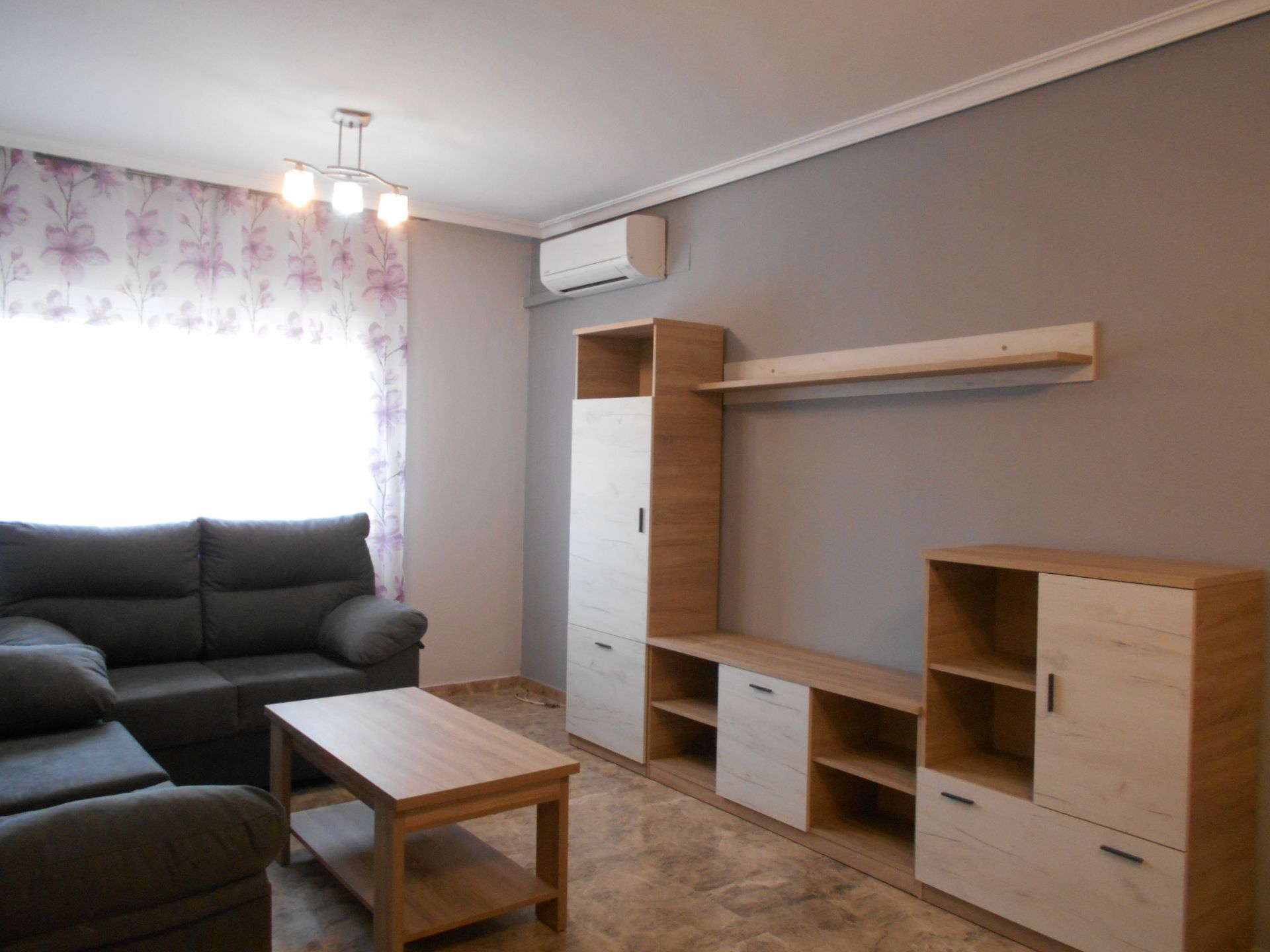 Sala d'estar de Apartament de lloguer en Ciudad Real Capital amb Aire condicionat, Calefacció i Traster