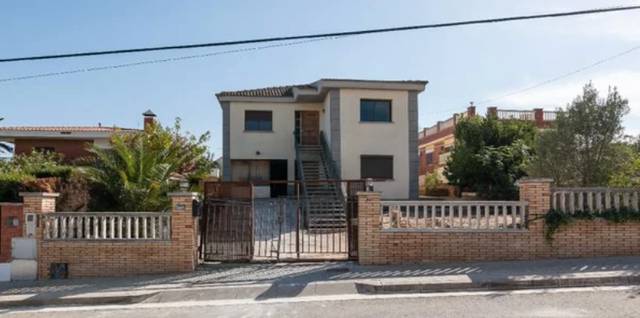 Casa adosada en Venta en Avinguda Can Coral, 137 en Torrelles de Foix