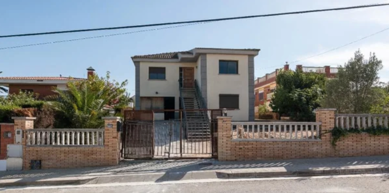 Exterior view of Single-family semi-detached for sale in Torrelles de Foix
