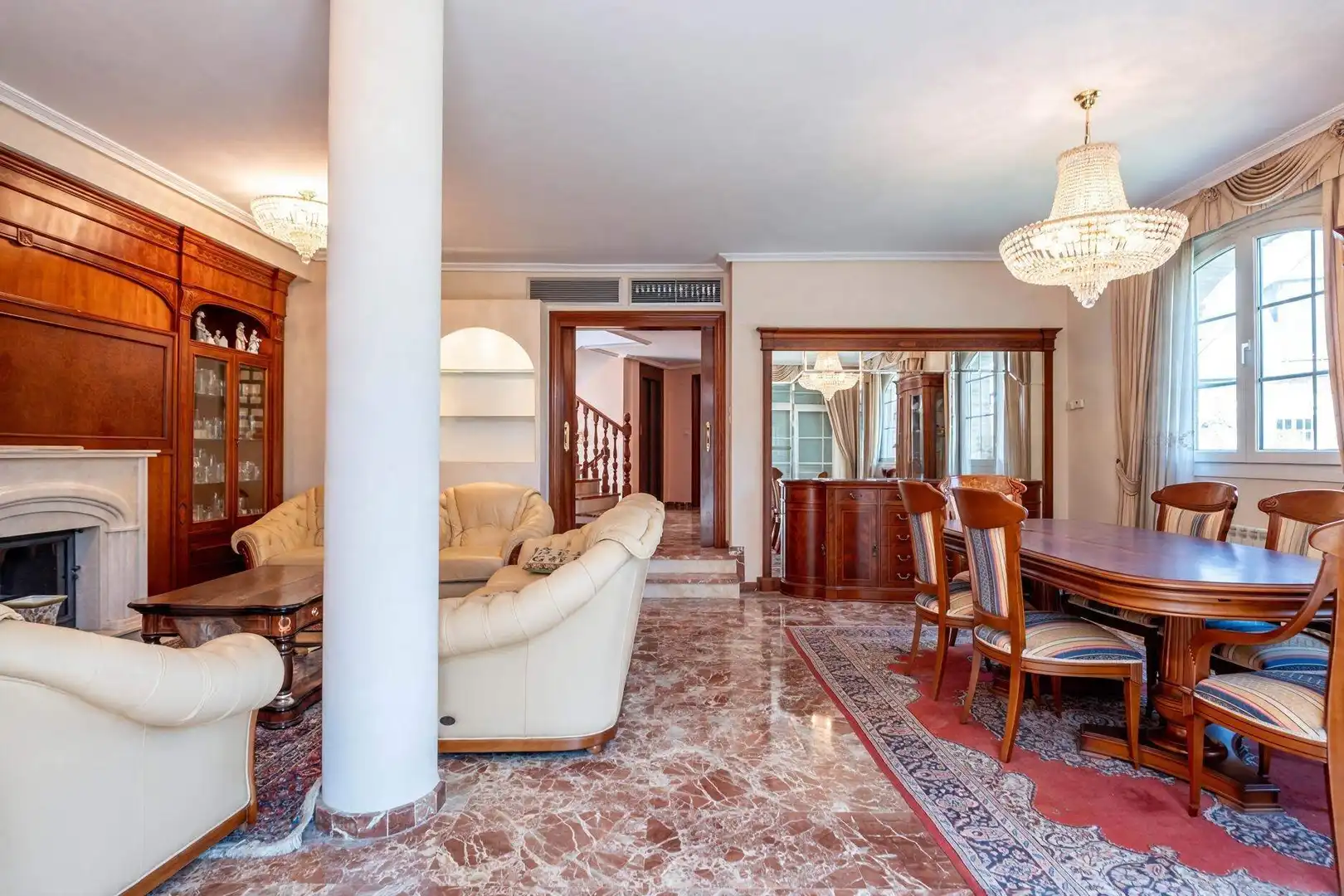 Sala d'estar de Casa o xalet en venda en Zaragoza amb Jardí privat, Terrassa i Traster