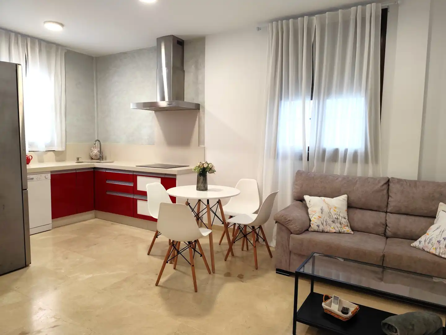 Wohnung zur Miete in Calle Banda Playa, V Centenario - Piletas - Capuchinos