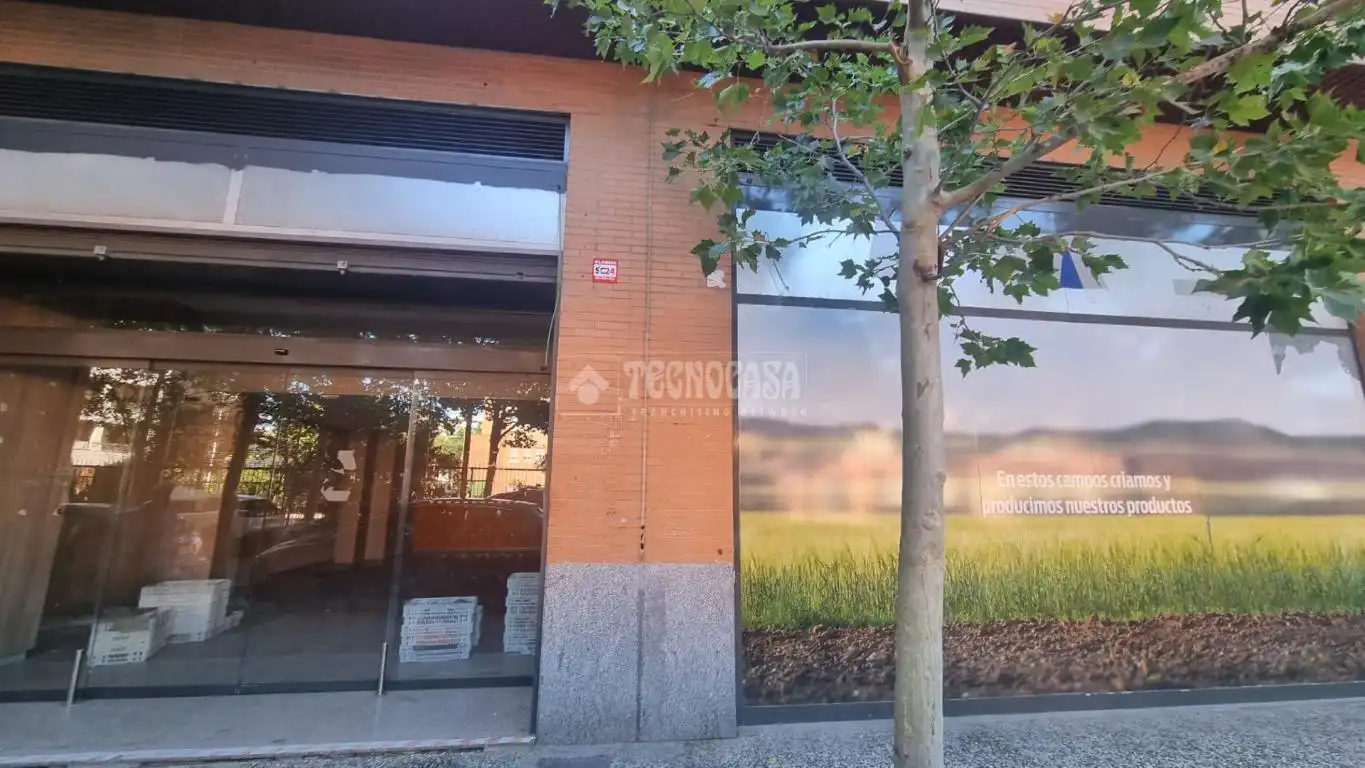 Vista exterior de Local de lloguer en Zaragoza