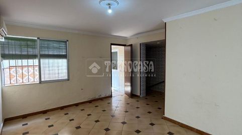 Foto 3 de Casa adosada en venta en Torre Cruz - Los Molinos, Utrera