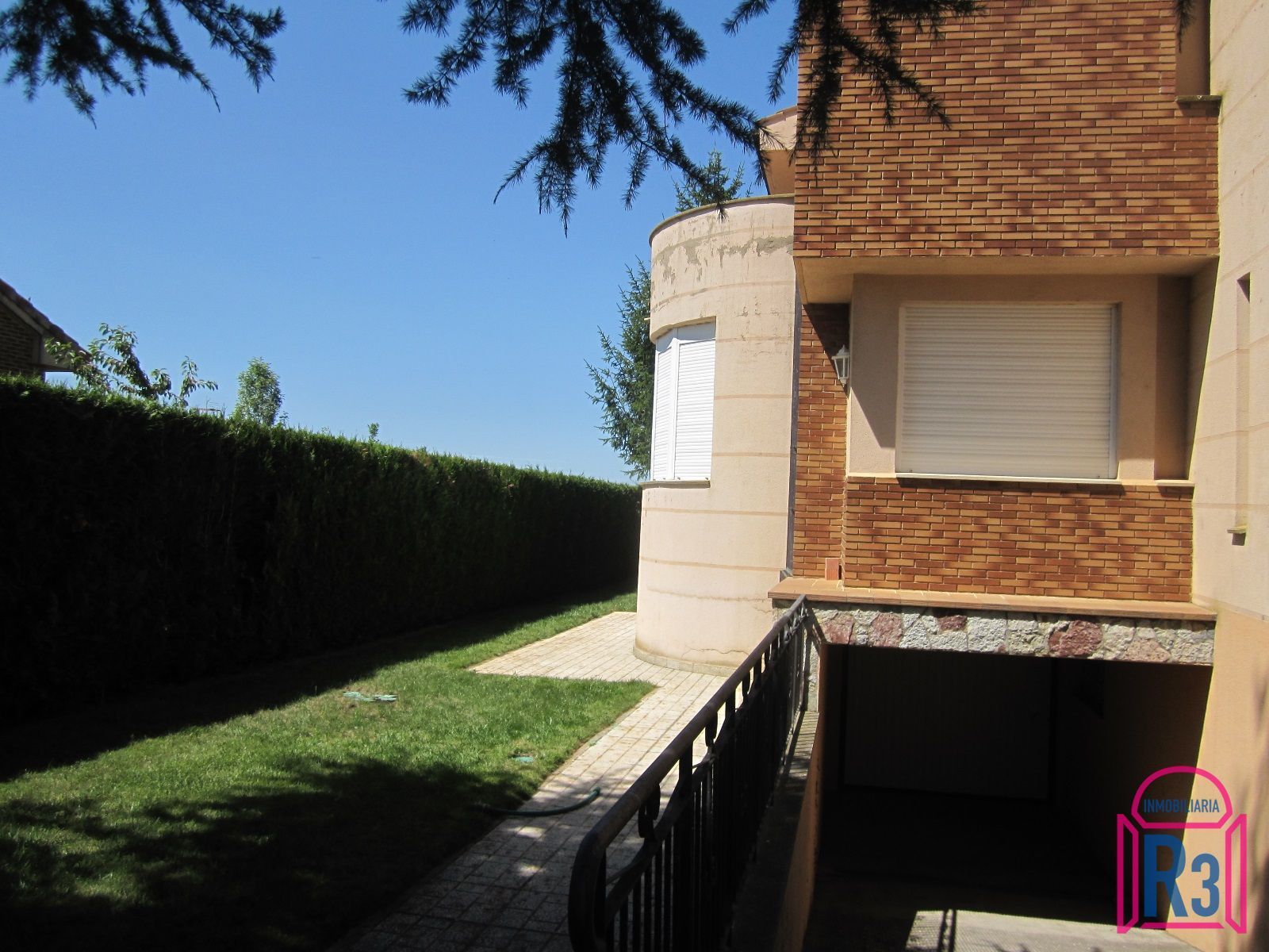 Jardí de Casa o xalet en venda en Mansilla de las Mulas amb Calefacció i Traster