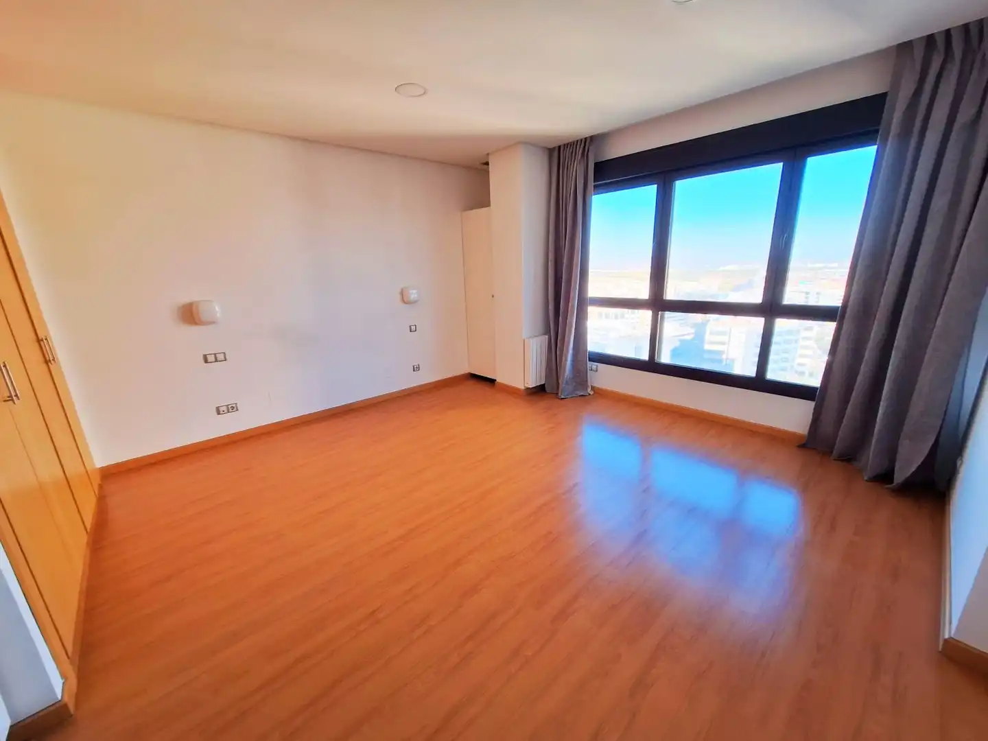 Schlafzimmer von Wohnung zur Miete in Hortaleza