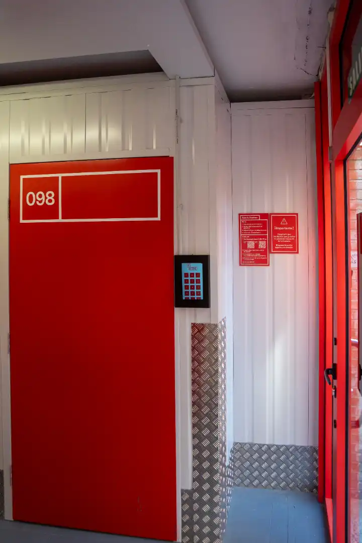 Storage room for rent in Barcelona  with Alarm