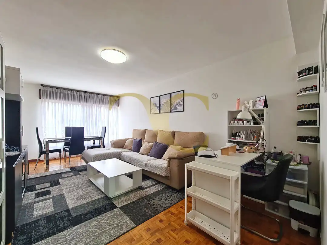 Sala de estar de Piso en venta en Oviedo  con Calefacción