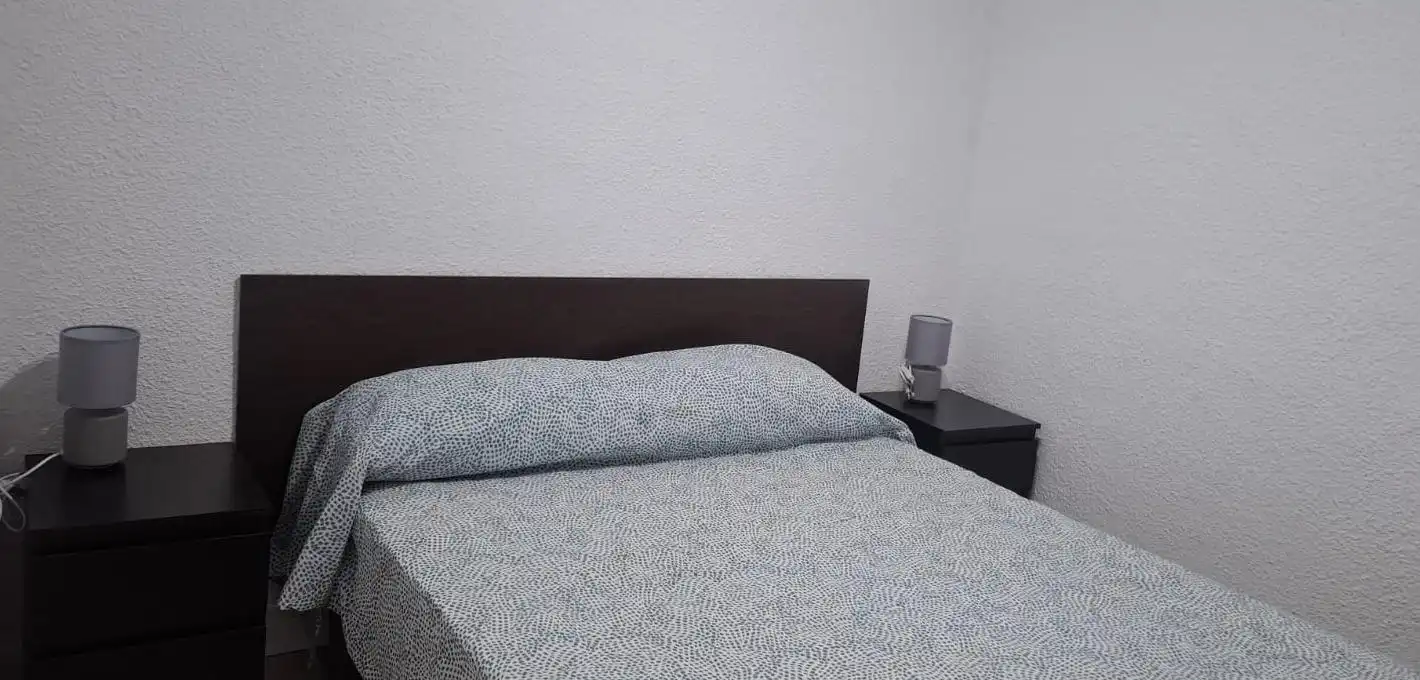 Schlafzimmer von Wohnungen zur Miete in Zaragoza mit Heizung, Möbliert und Ofen