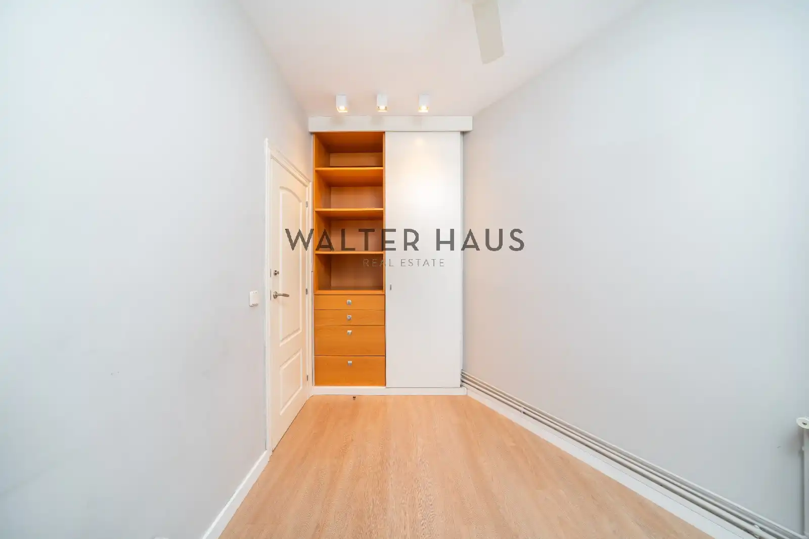 Wohnung zum Verkauf in Barcelona mit Klimaanlage, Heizung und Parkett