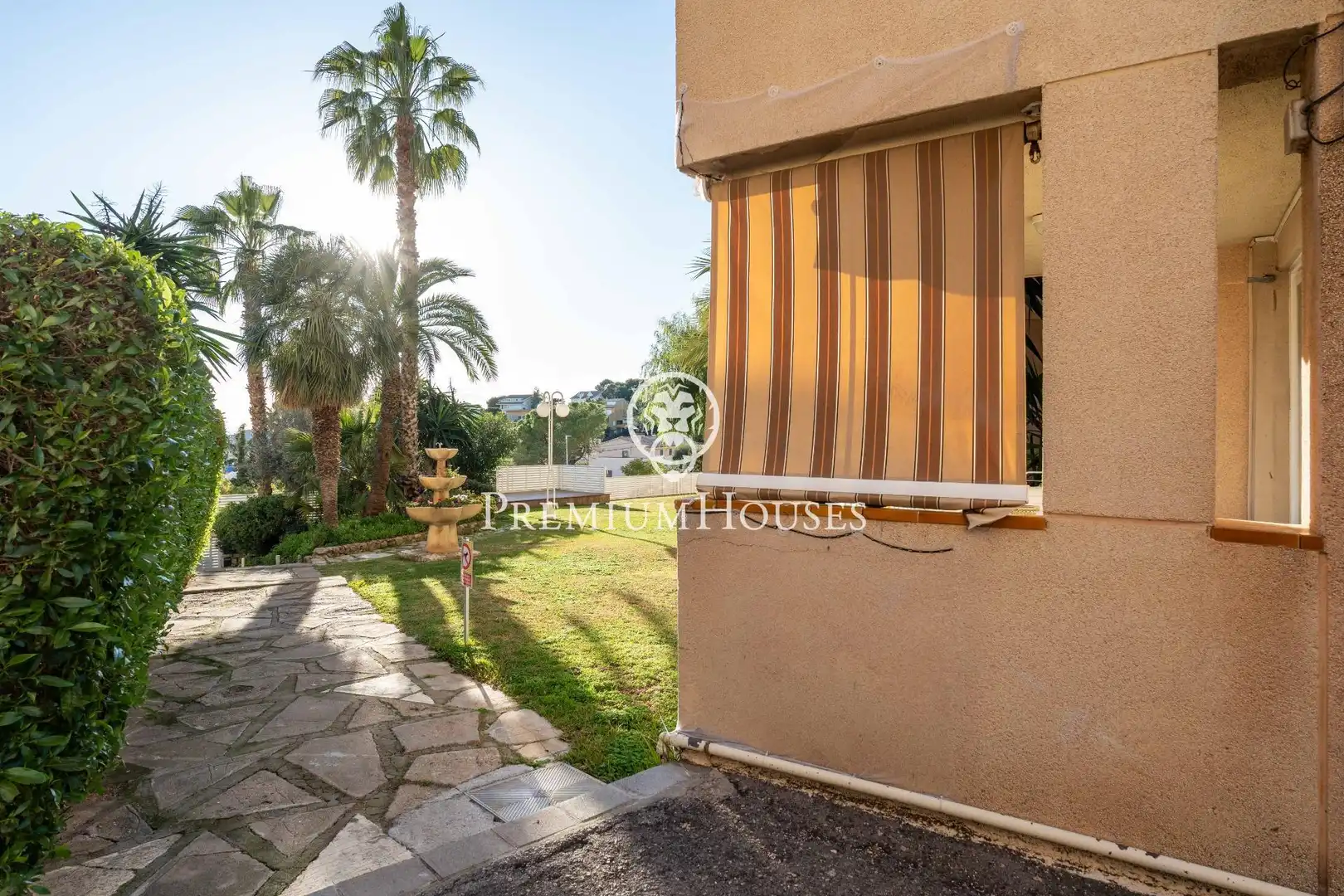 Außenansicht von Erdgeschoss zum Verkauf in Sant Pere de Ribes mit Klimaanlage, Heizung und Privatgarten
