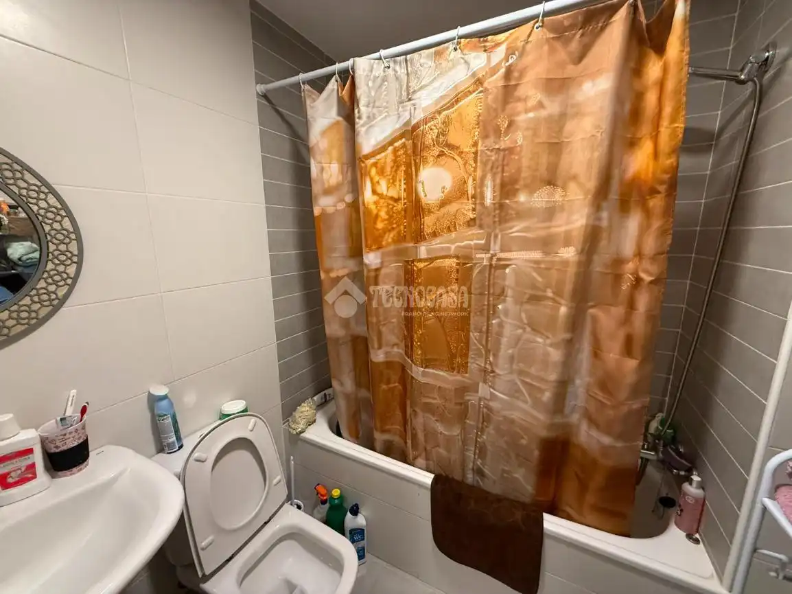 Bathroom of Flat for sale in Almorox  with Air Conditioner, Heating and Parquet flooring