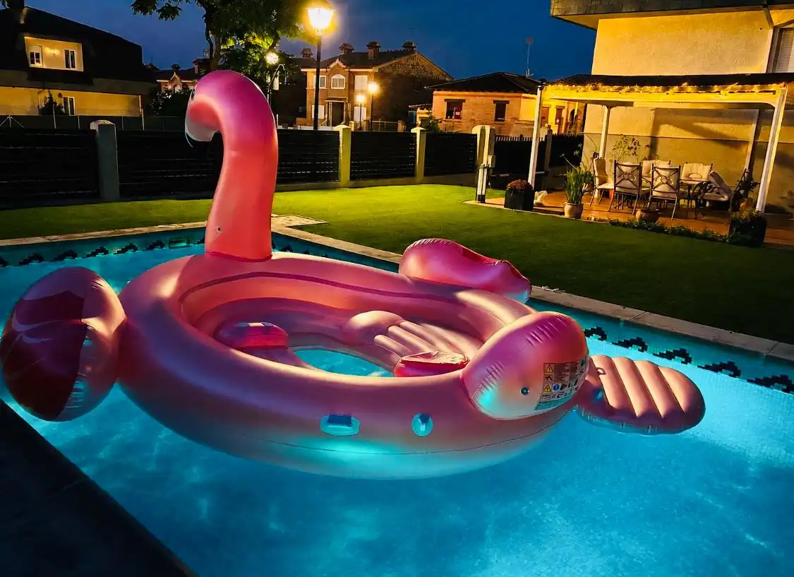 Piscina de Casa o chalet en venta en Serranillos del Valle con Aire acondicionado, Calefacción y Jardín privado