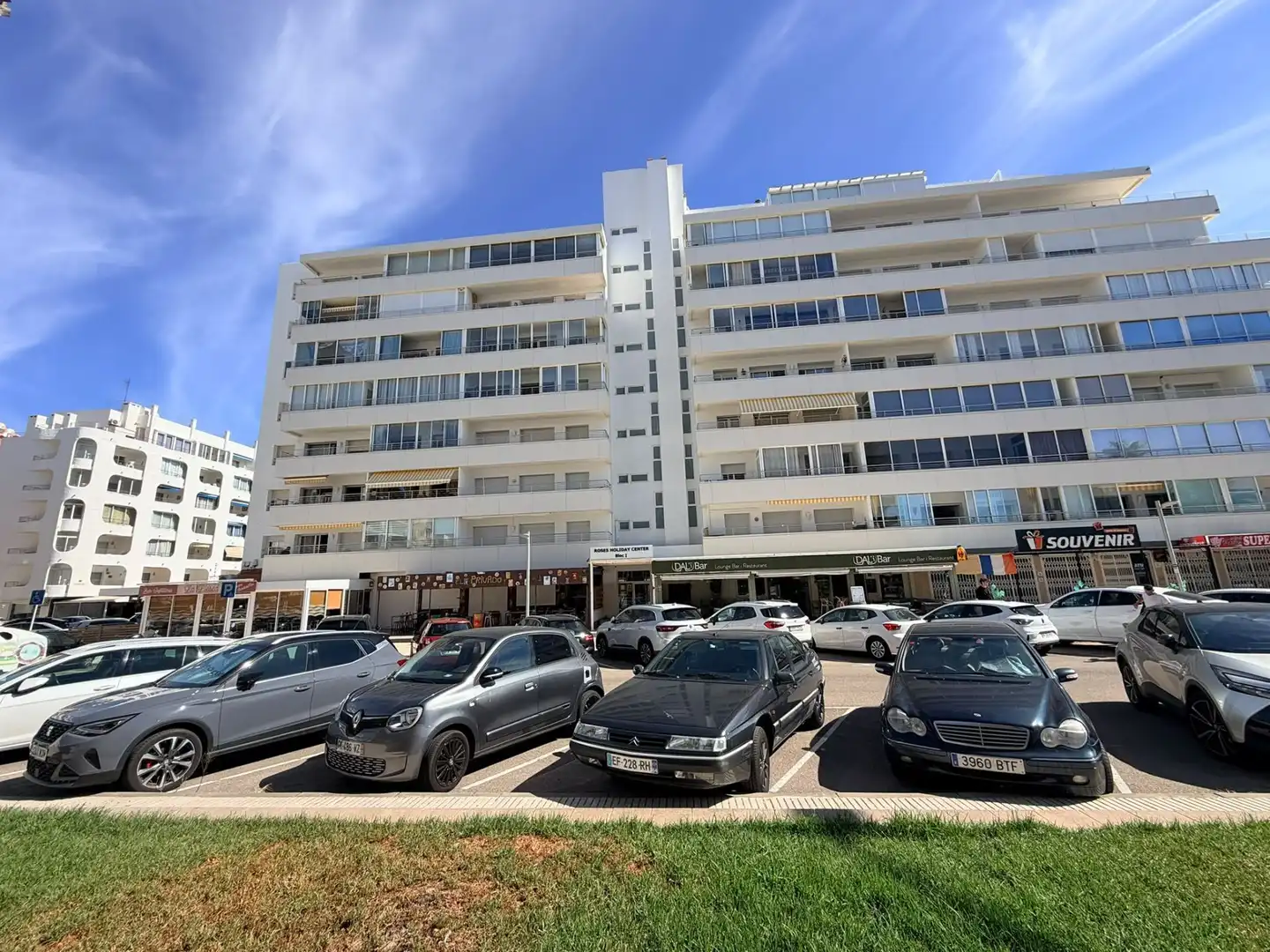 Aparcament de Apartament en venda en Roses amb Aire condicionat, Calefacció i Terrassa