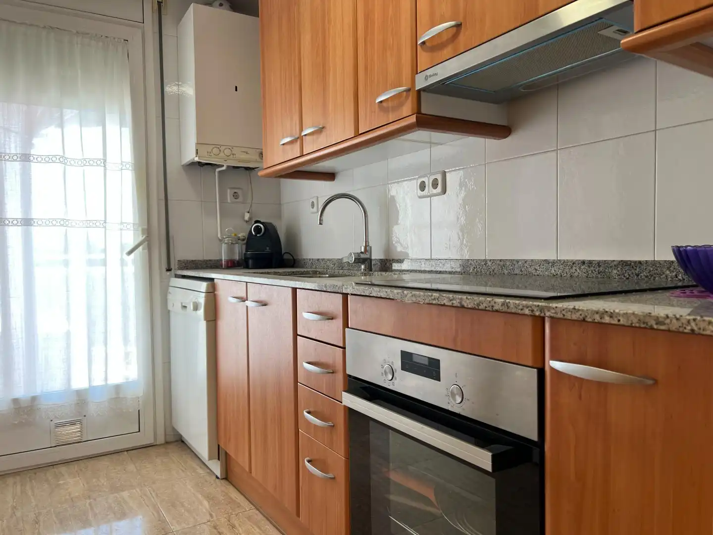 Cocina de Apartamento en venta en Sant Pere Pescador con Aire acondicionado, Calefacción y Balcón