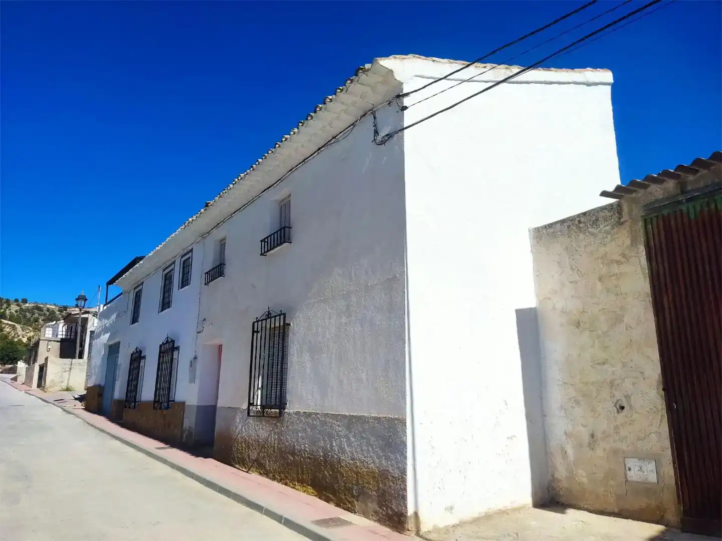 Vista exterior de Casa adosada en venda en Cortes de Baza