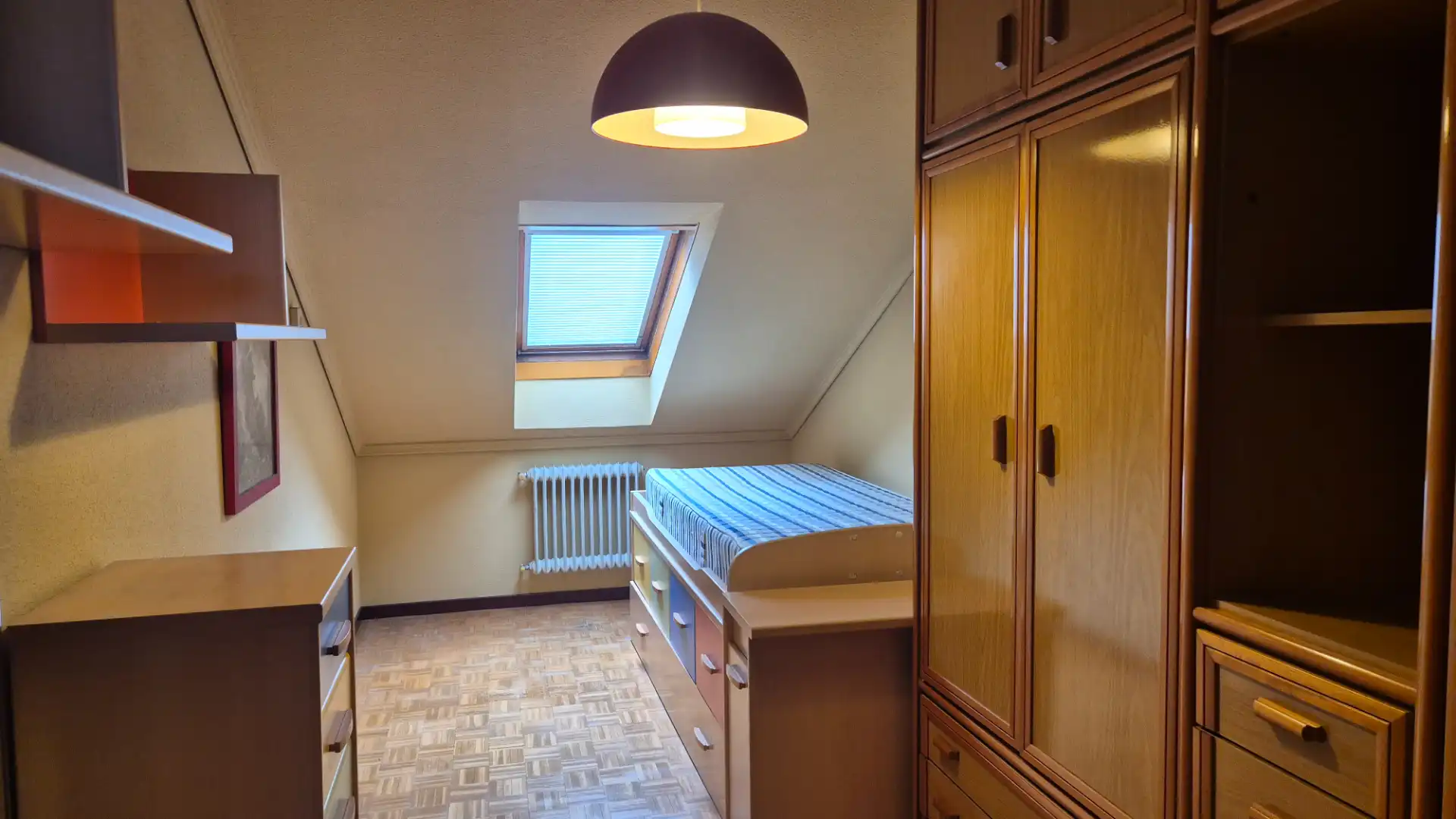 Habitación de Dúplex en venta en Oviedo  con Calefacción, Parquet y Trastero