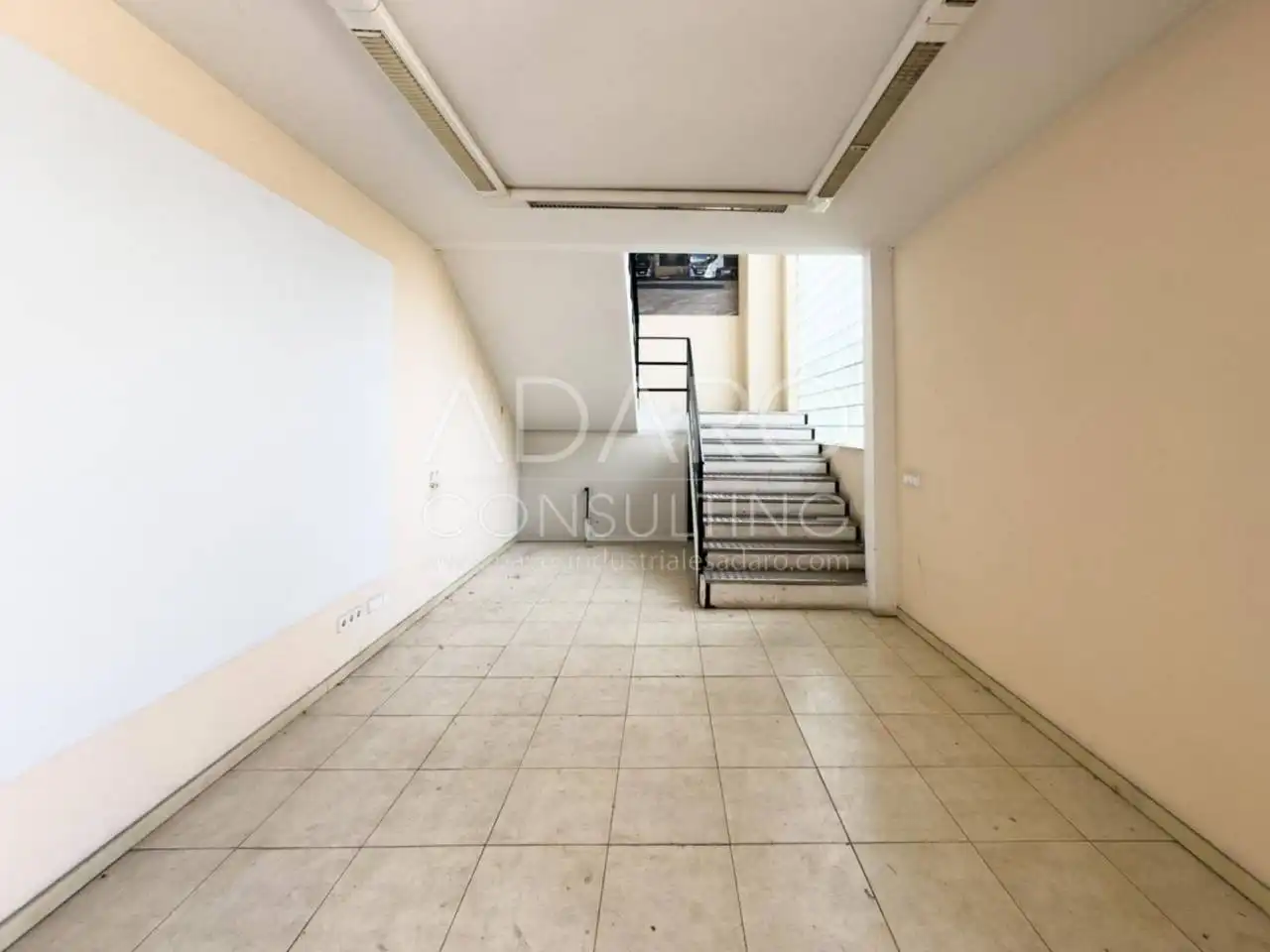 Nave industrial en venta en Meco con Alarma