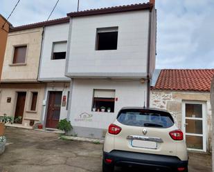 Exterior view of Single-family semi-detached for sale in Vilagarcía de Arousa