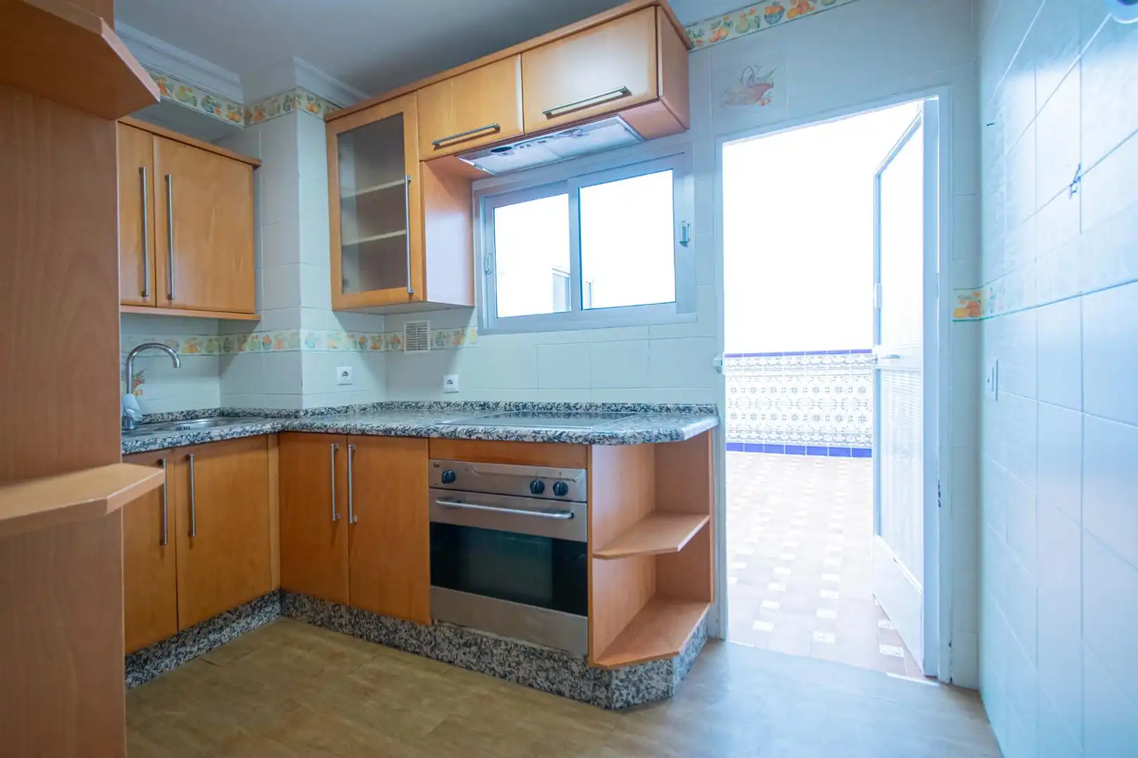 Cocina de Casa adosada en venta en Sevilla con Aire acondicionado y Balcón