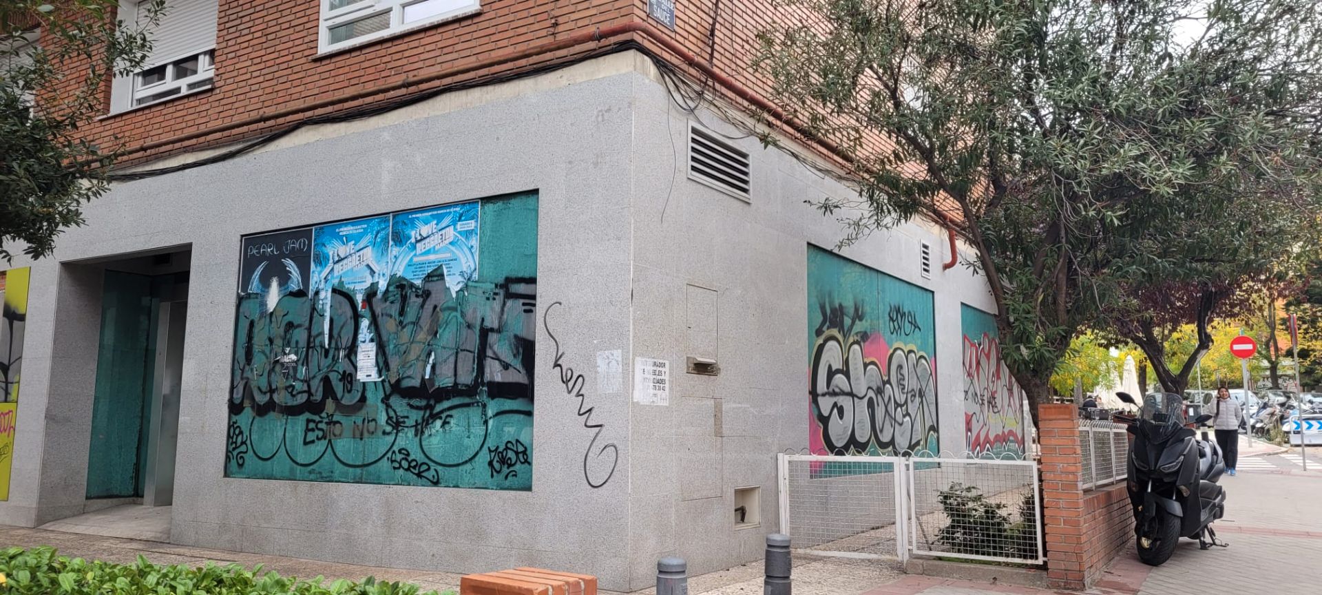 Exterior view of Premises for sale in  Madrid Capital