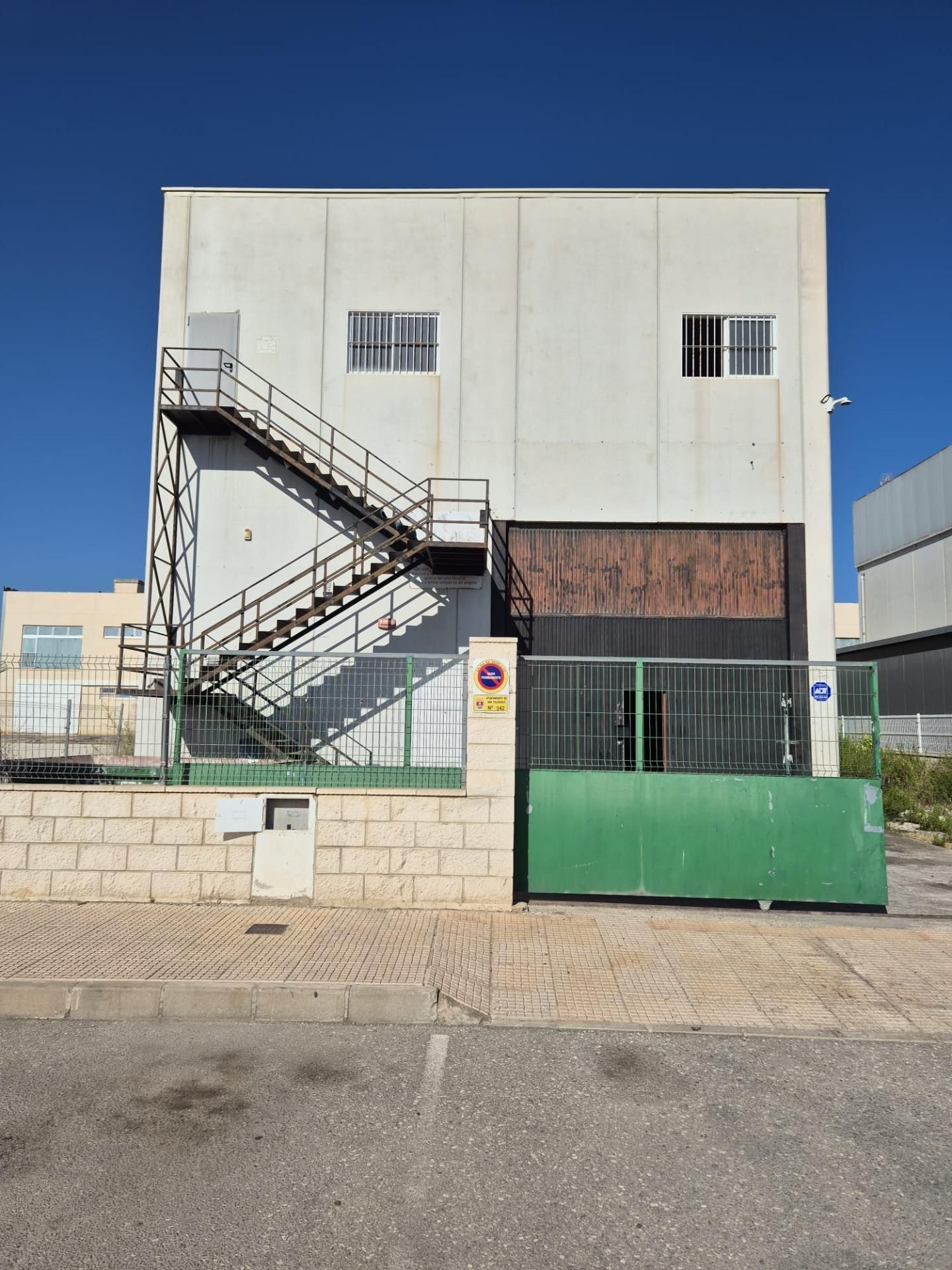 Exterior view of Industrial buildings for sale in San Fulgencio