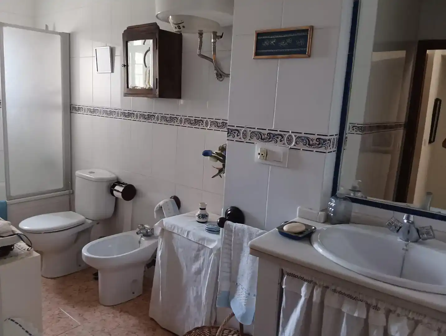 Bany de Casa adosada en venda en Montilla amb Aire condicionat, Traster i Piscina