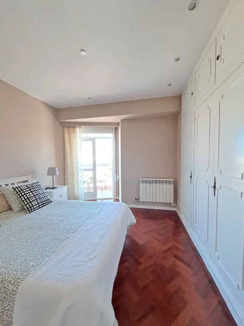 Habitación de Piso de alquiler en A Coruña Capital  con Calefacción, Terraza y Amueblado