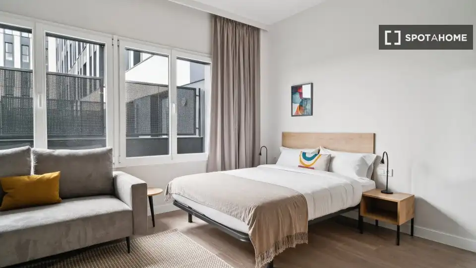 Habitación de Piso de alquiler en Madrid con Aire acondicionado, Calefacción y Amueblado
