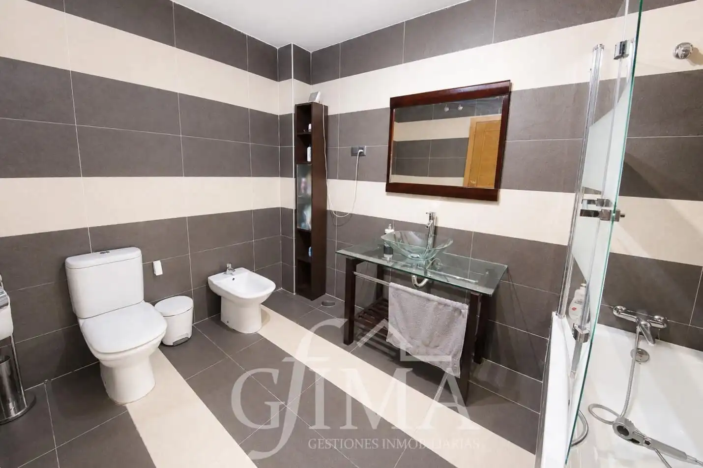 Baño de Casa adosada en venta en Tomelloso con Calefacción y Amueblado