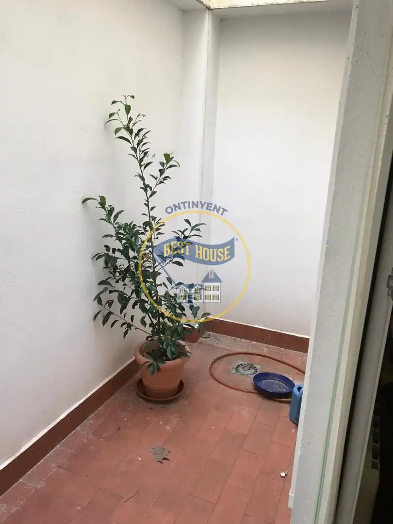 Oficina en venda en Ontinyent amb Terrassa