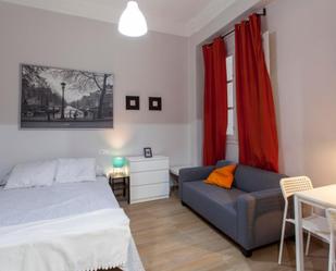 Bedroom of Apartment to share in  Valencia Capital