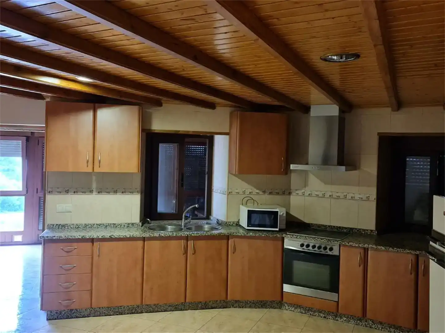 Cuina de Finca rústica en venda en Hermisende amb Jardí privat, Moblat i Balcó