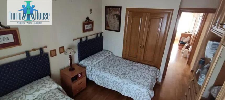 Dormitori de Pis en venda en  Albacete Capital amb Aire condicionat, Jardí privat i Traster