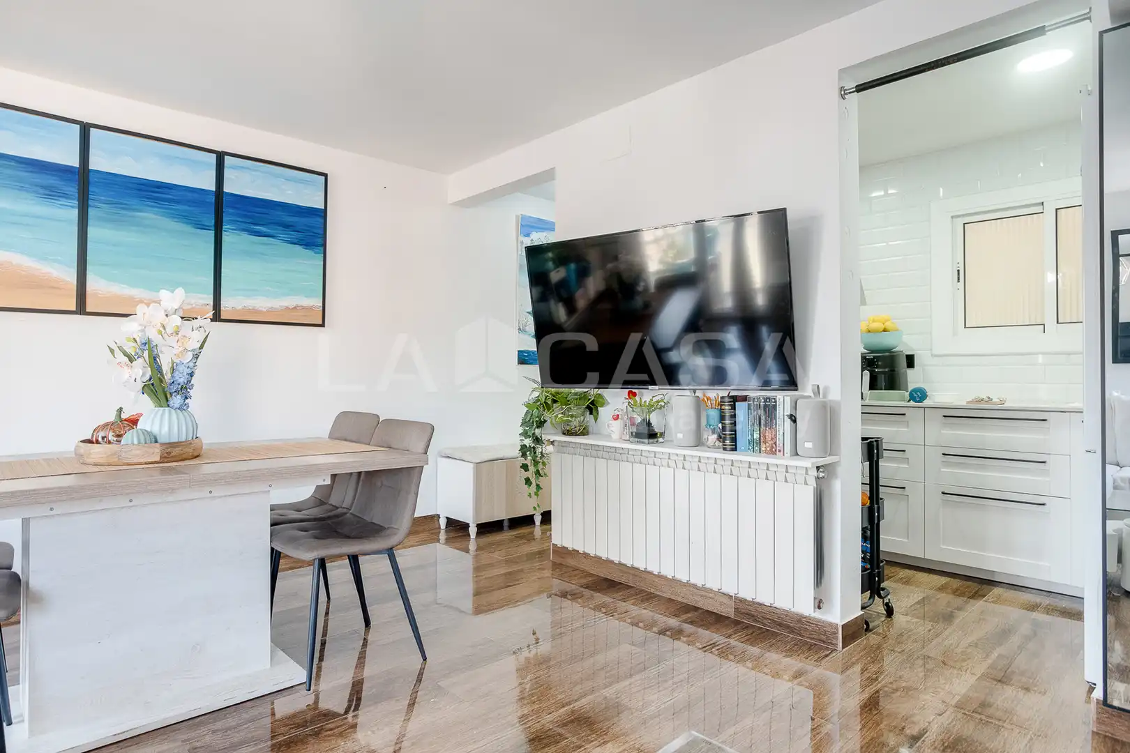 Sala de estar de Piso en venta en L'Hospitalet de Llobregat con Balcón