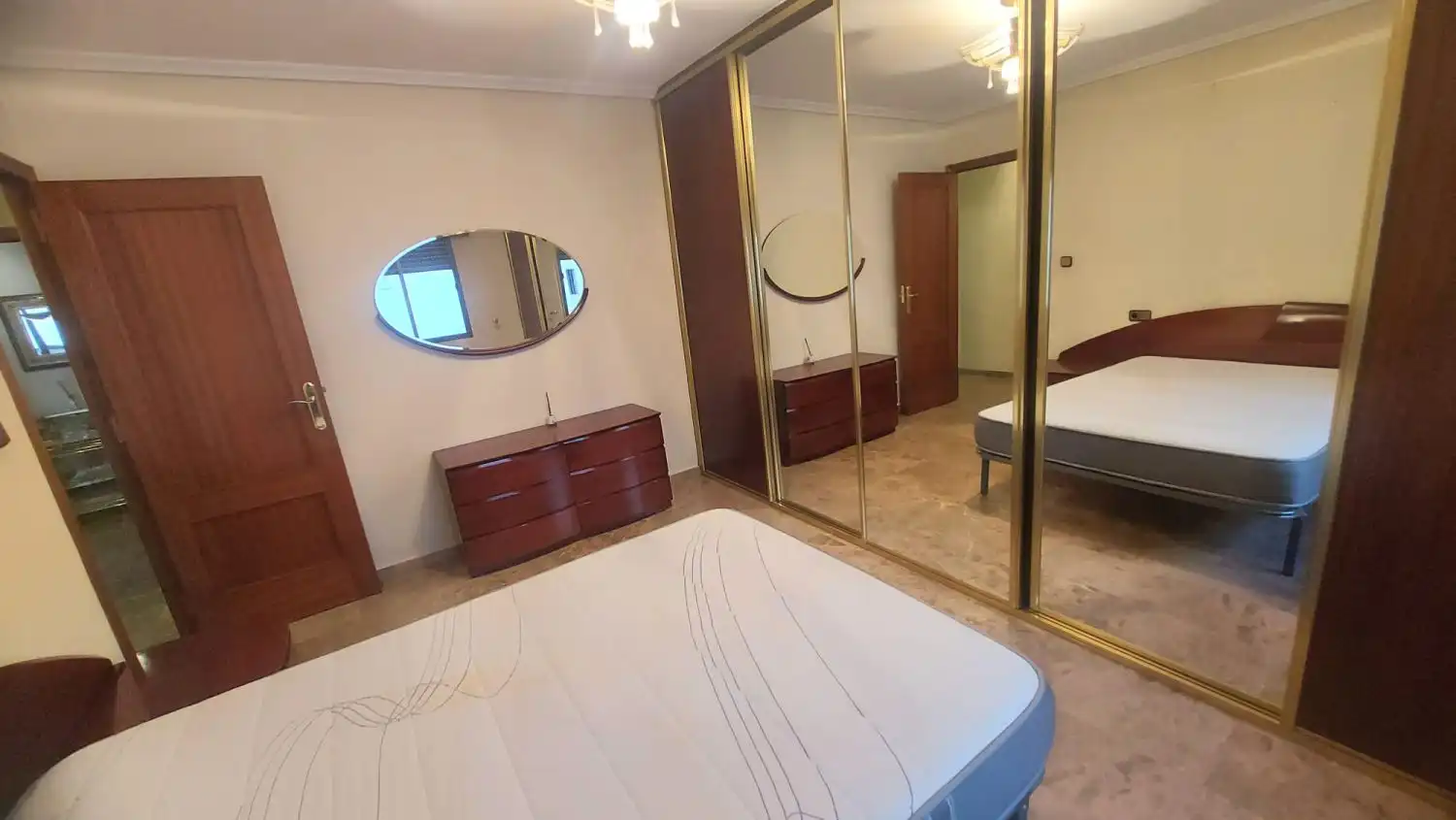 Habitación de Piso de alquiler en Jaén con Calefacción, Terraza y Amueblado
