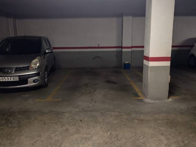 Garaje en Alquiler en Carretera de Llíria, 5 en Zona Campus Universitario