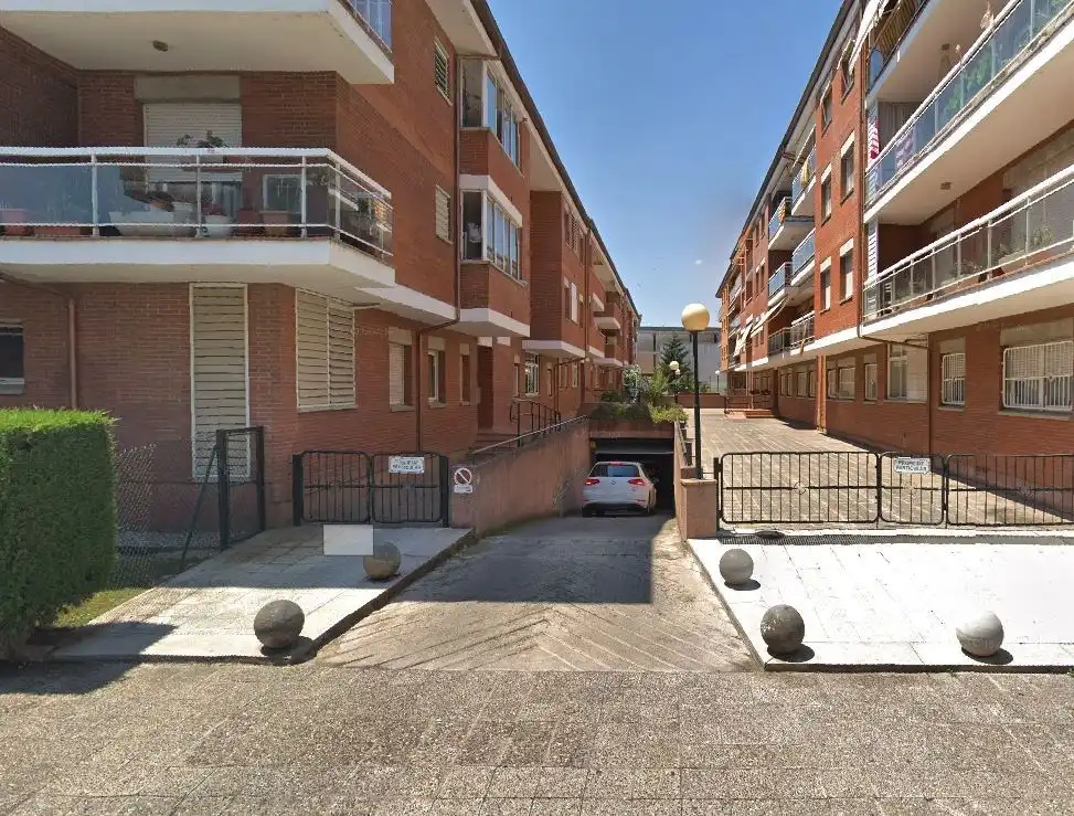 Garatge de lloguer a REMENCES, La Devesa