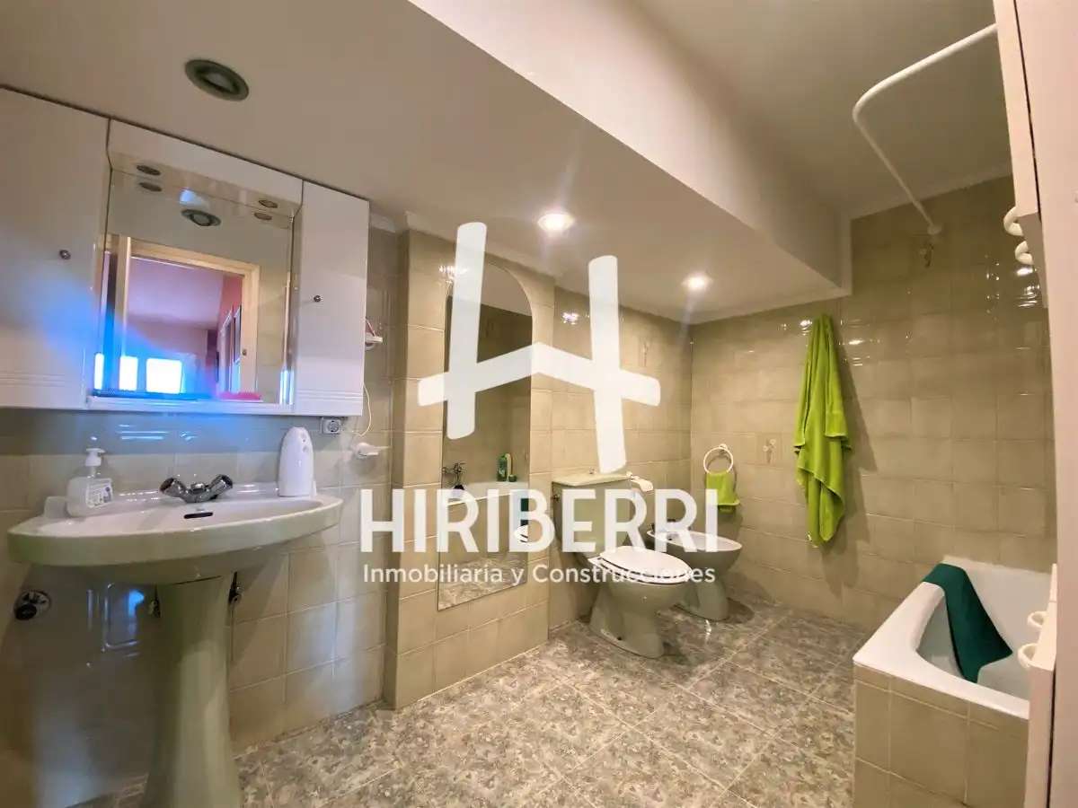 Baño de Ático en venta en Herramélluri con Trastero y Amueblado