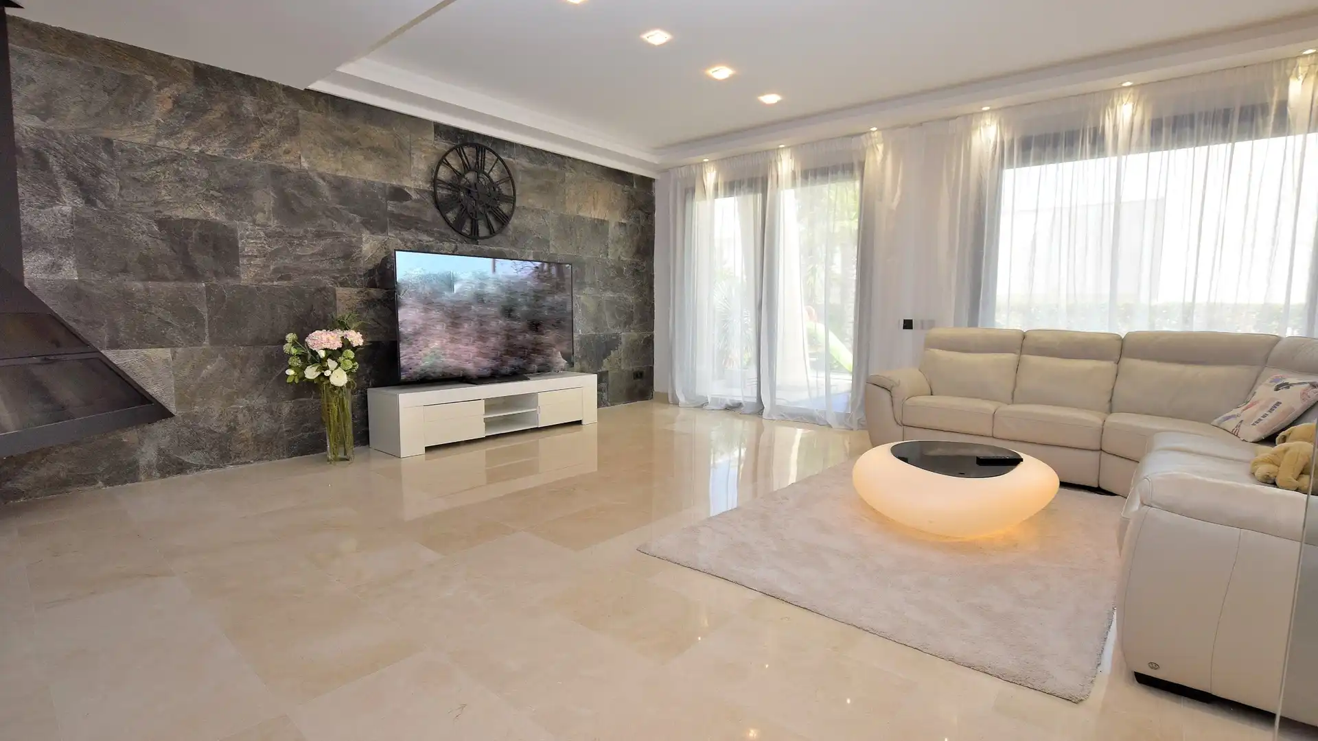 Living room of Houses for sale in Cambrils  with Air Conditioner, Private garden and Parquet flooring