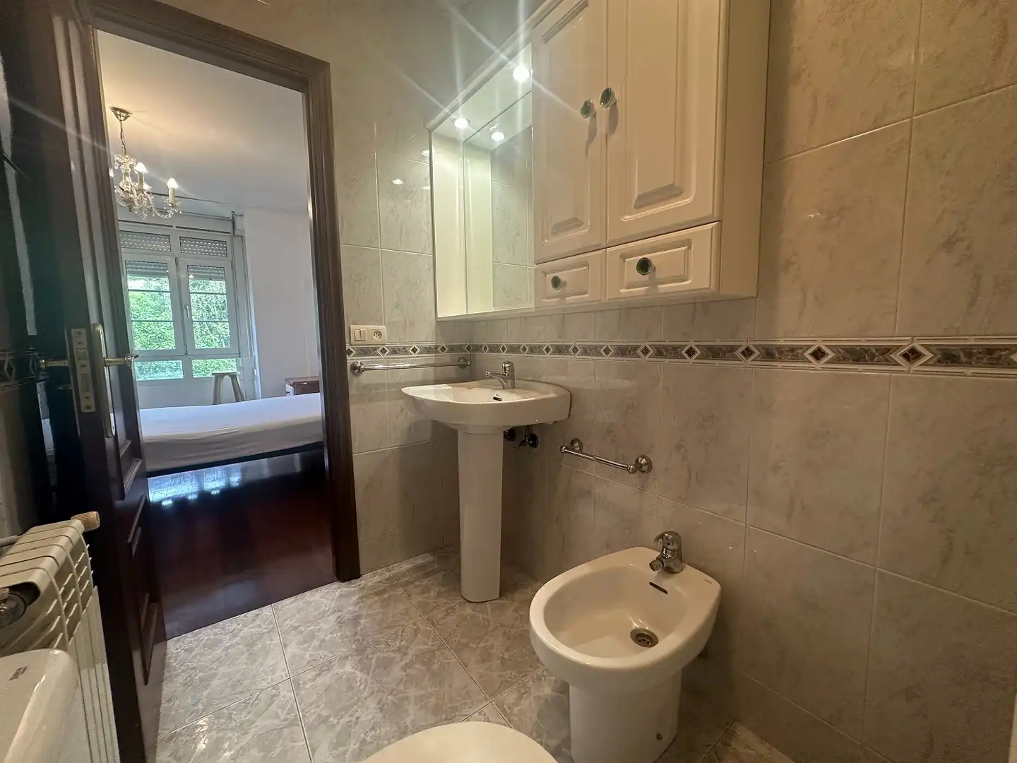 Baño de Piso de alquiler en Santiago de Compostela  con Calefacción, Amueblado y Lavadora