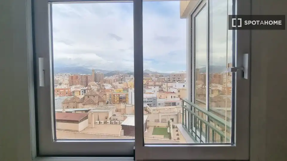 Exterior view of Apartments for share in Málaga  with Air Conditioner, Terrace and Furnished