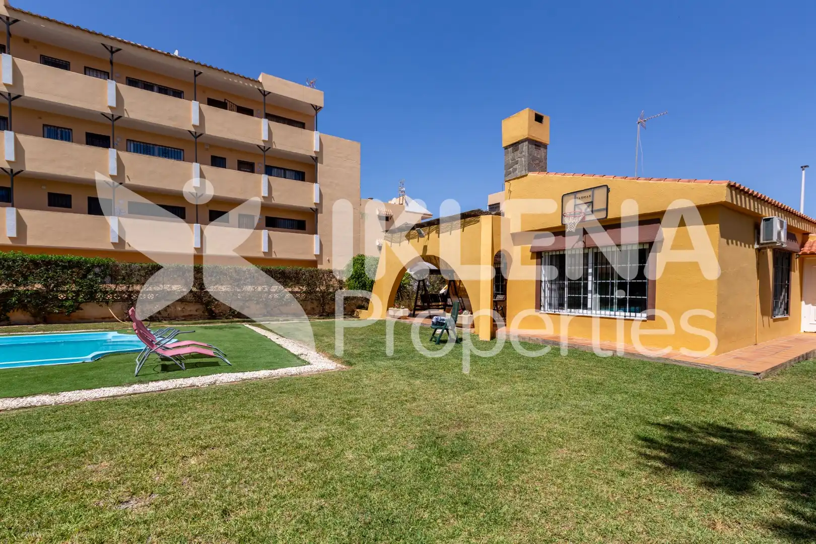 Exterior view of Houses for sale in Roquetas de Mar  with Air Conditioner, Private garden and Parquet flooring