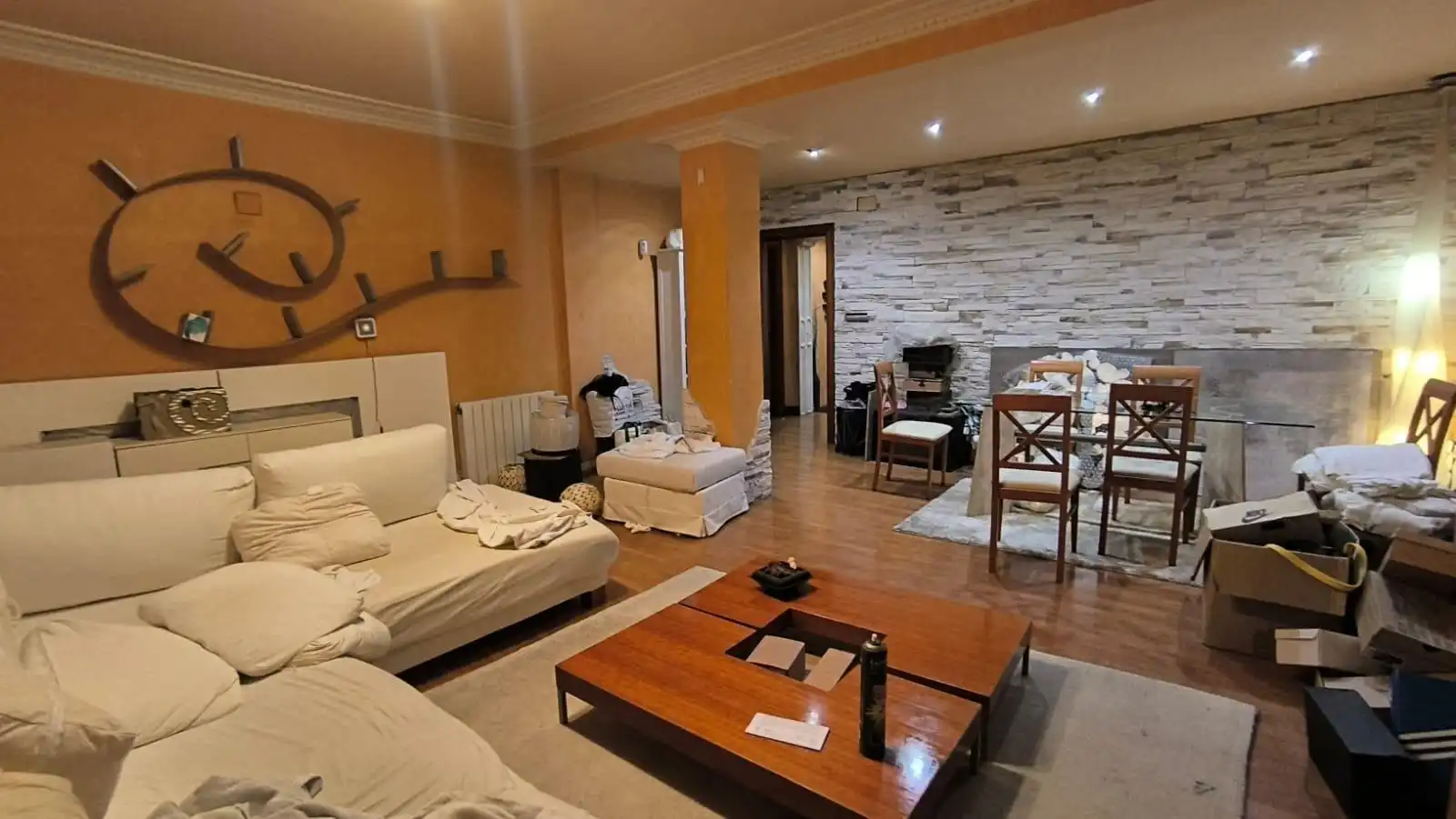 Wohnzimmer von Wohnung zum Verkauf in Bilbao  mit Heizung, Balkon und Whirlpool